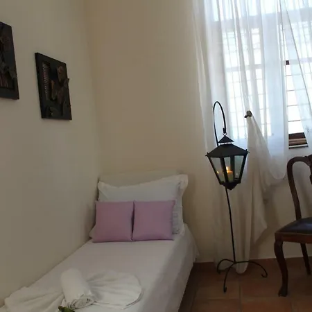 Petrino Spiti Parthenón